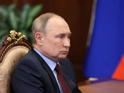Guardaespaldas de Putin, que llevaba el maletín del control nuclear, fue baleado en su casa