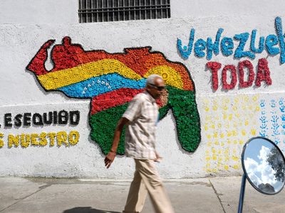 Maduro ordena explotar de inmediato el petróleo, gas y minas del territorio en disputa con Guyana