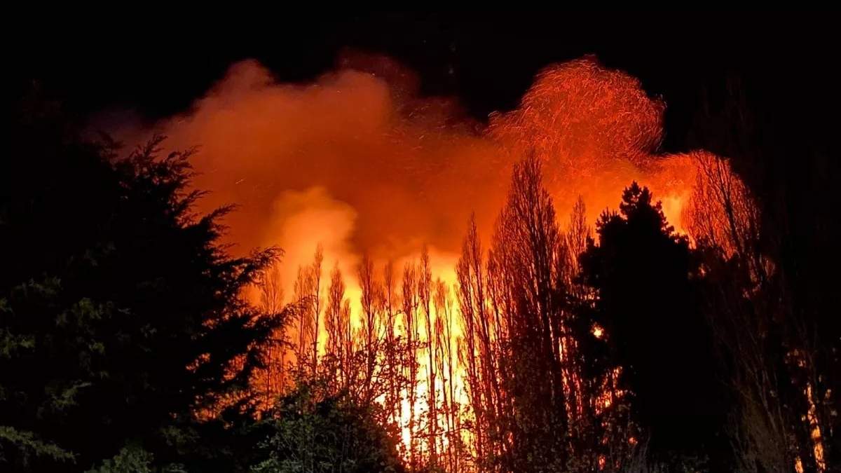 Incendio en Las Chacras, Bariloche. Fuente: (Twitter)