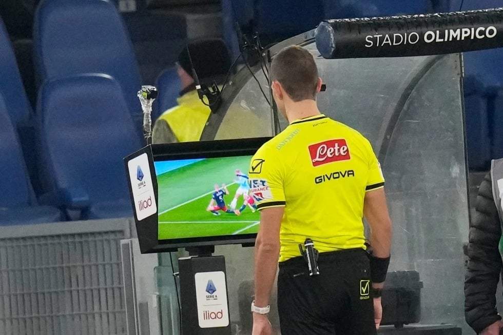La IFAB aprueba nuevo reglamento para reducir la pérdida de tiempo en el futbol