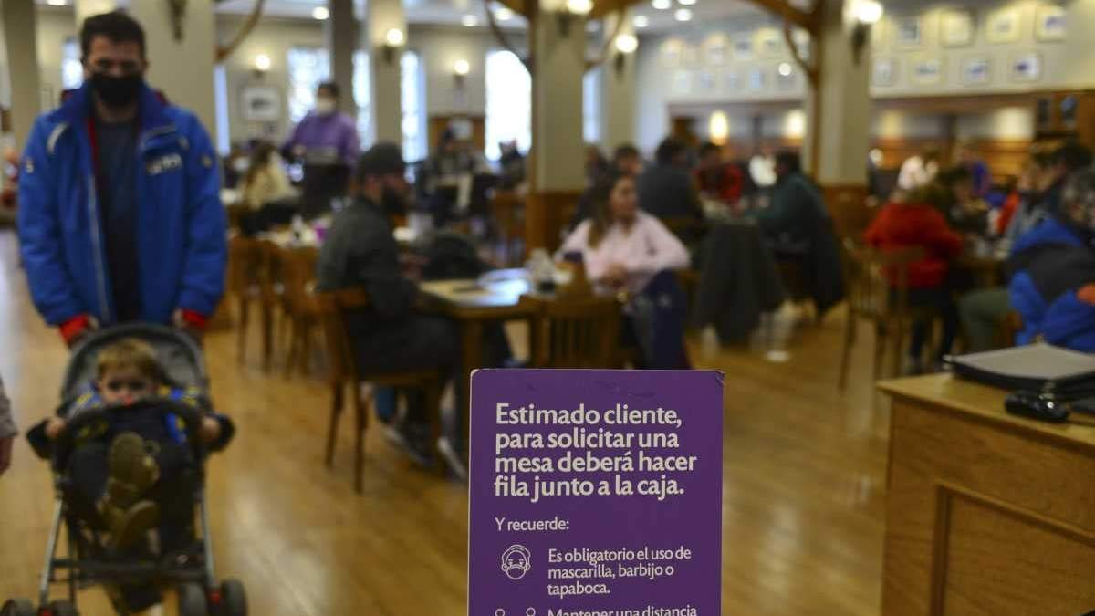 Los locales gastronómicos deben cumplir con protocolos sanitarios. Fuente: (Twitter)