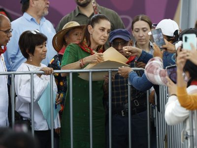 Manifestantes impiden paso a Sheinbaum; bloquean la vía Texcoco-Lechería por un pozo de agua