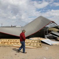 Estragos del paso de un tornado en Texas