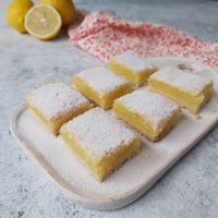 Cuadraditos de limón, listos en menos de 10 minutos: la receta dulce que tenés que hacer sí o sí este domingo