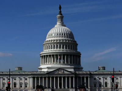 Senado de EU rechaza limitar poderes de guerra de Trump contra Irán
