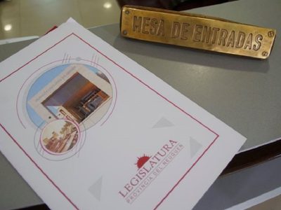 El gobierno de Neuquén presentó el proyecto para financiar obras viales con un sistema de peaje en las rutas