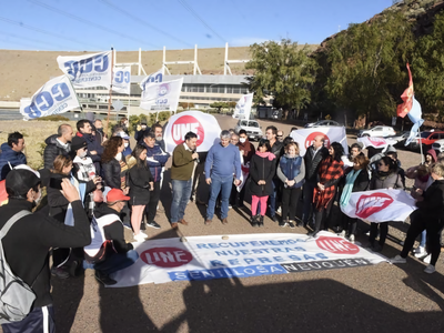 UNE realizó un acto en El Chocón por la recuperación de las represas