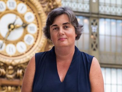 'El museo es la caja de resonancia de la sociedad': la primera mujer que dirigirá el Louvre