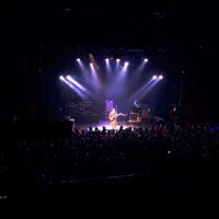 La cantautora veracruzana Natalia Lafourcade brilla en la sala Bataclan de París