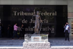 Revocan inhabilitación impuesta por la SFP a excolaborador de Rosario Robles en Sedesol