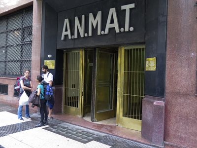 La ANMAT prohibió estos productos médicos