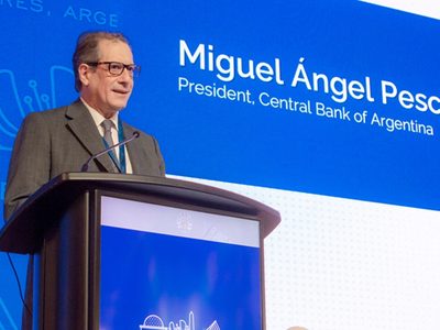 Un expresidente del Central alertó que ya se fugaron US$ 23 mil millones