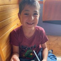 Un niño de Villa la Angostura padece una malformación vascular y su mamá pidió ayuda para continuar el tratamiento