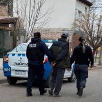 La mujer policía tenía un disparo en el pecho y su novio fue liberado
