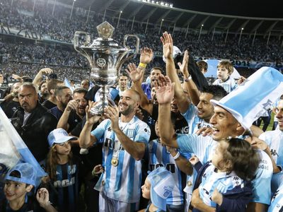 Colgó los botines: el ídolo de Racing que decidió retirarse tras una gran carrera