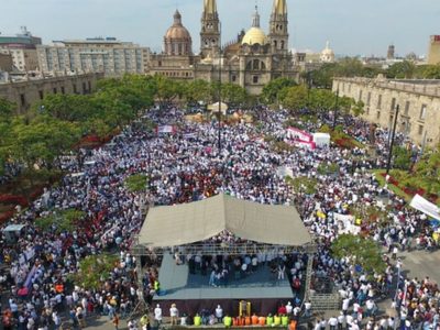 En marcha para exigir más presupuesto, líderes de la UdeG tachan de traidor a Alfaro