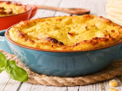Resolvé tu almuerzo con este pastel de choclo súper fácil y económico, que vas a amar por su textura y sabor