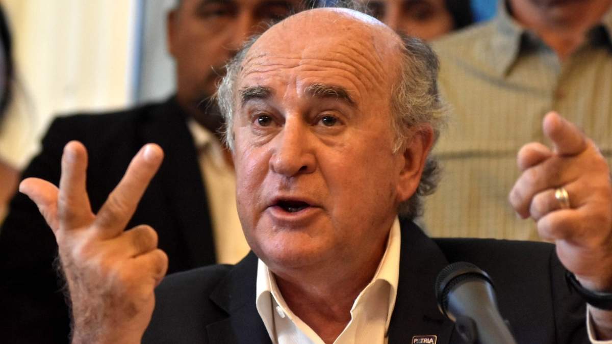 Senador Oscar Parrilli. Fuente: (Twitter)