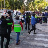 Se incendia edificio sobre Paseo de la Reforma; 40 personas son atendidas