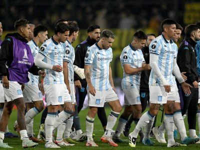La derrota no fue lo único: el mal momento que vivió Racing en su visita a Peñarol