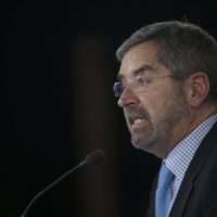 UE rechaza acaparamiento de vacunas contra covid-19; pide a México rectificar