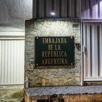 Tensión: Venezuela amenaza con tomar la Embajada argentina con asilados políticos
