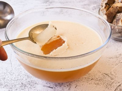 Caldo de huesos: aprovechá todo lo de la carne cuando vayas a comprar y disfrutá de esta rica receta