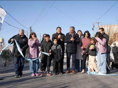Villa Ceferino estrenó sus 70 nuevas cuadras cubiertas por asfalto