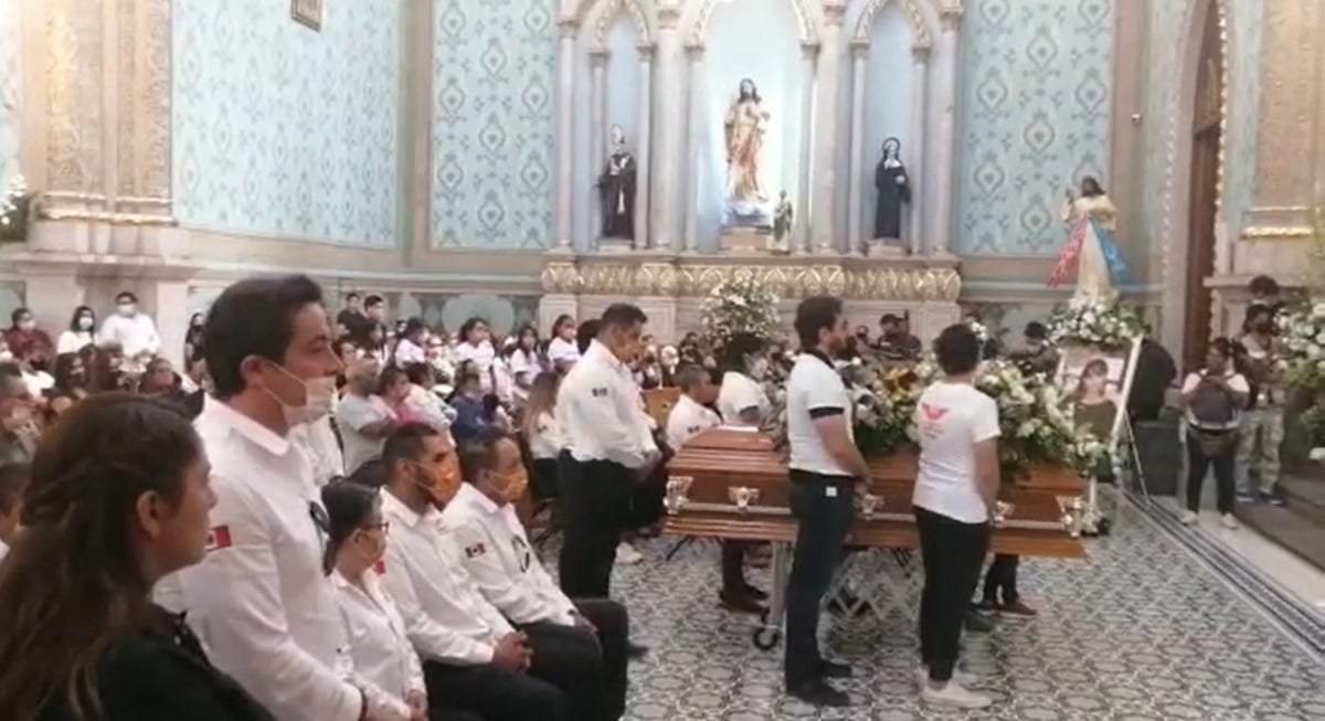 La misa de cuerpo presente de Alma Rosa Barragán en Moroleón