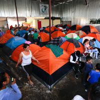 Maquiladoras de Tijuana ofrecerán empleo a 20 mil migrantes deportados por EU