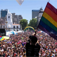 Marcha del orgullo: una demostración multitudinaria y contundente