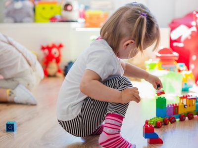 Día de la Niñez: los juguetes están carísimos, mirá cómo podés fabricar uno con solo una caja de cartón