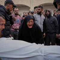 Bombardeos israelíes en Gaza matan a más de 400 palestinos y rompen el alto el fuego con Hamás