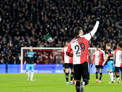 Santiago Giménez anota tres goles en la goleada 5-2 del Feyenoord al Heracles (Videos)