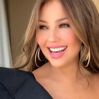 ¡Están de moda! Thalía y su rarísimo diseño que da que hablar