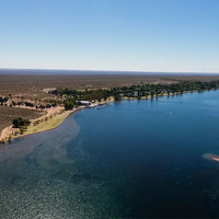 Lago, viento y sol: Mari Menuco, el pueblo de Neuquén ideal para escapadas de verano