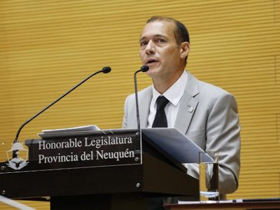 Un proyecto de Omar Gutiérrez busca regular el abordaje de las violencias en Neuquén