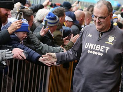 El plan del Leeds para que Bielsa siga dirigiendo en la Premier League