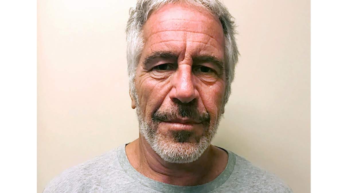En la imagen, proporcionada por el Registro de Delincuentes Sexuales del Estado de Nueva York, aparece Jeffrey Epstein, el 28 de marzo de 2017