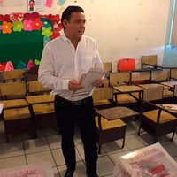 Lo busca la DEA, pero el exgobernador Eugenio Hernández vota en Tamaulipas