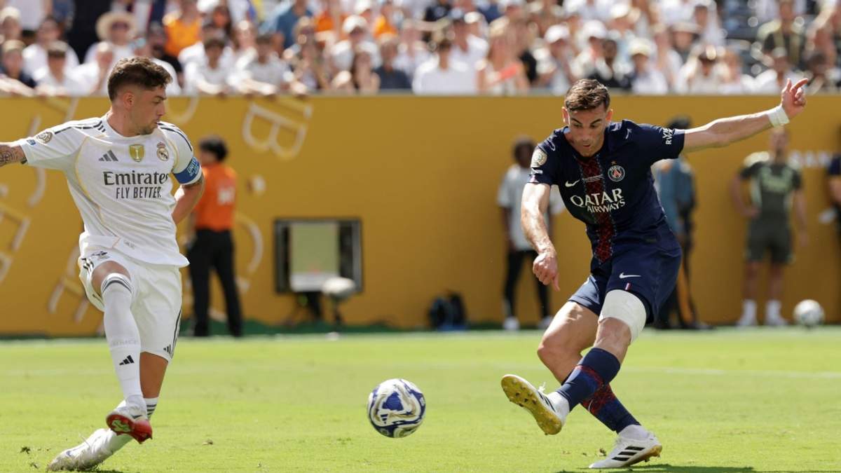 Fabián Ruiz anota el tercer gol del Paris Saint-Germain ante el Real Madrid