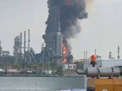 Tras incendio en Dos Bocas, ayuntamiento de Paraíso exige a Pemex evaluar riesgos para la población