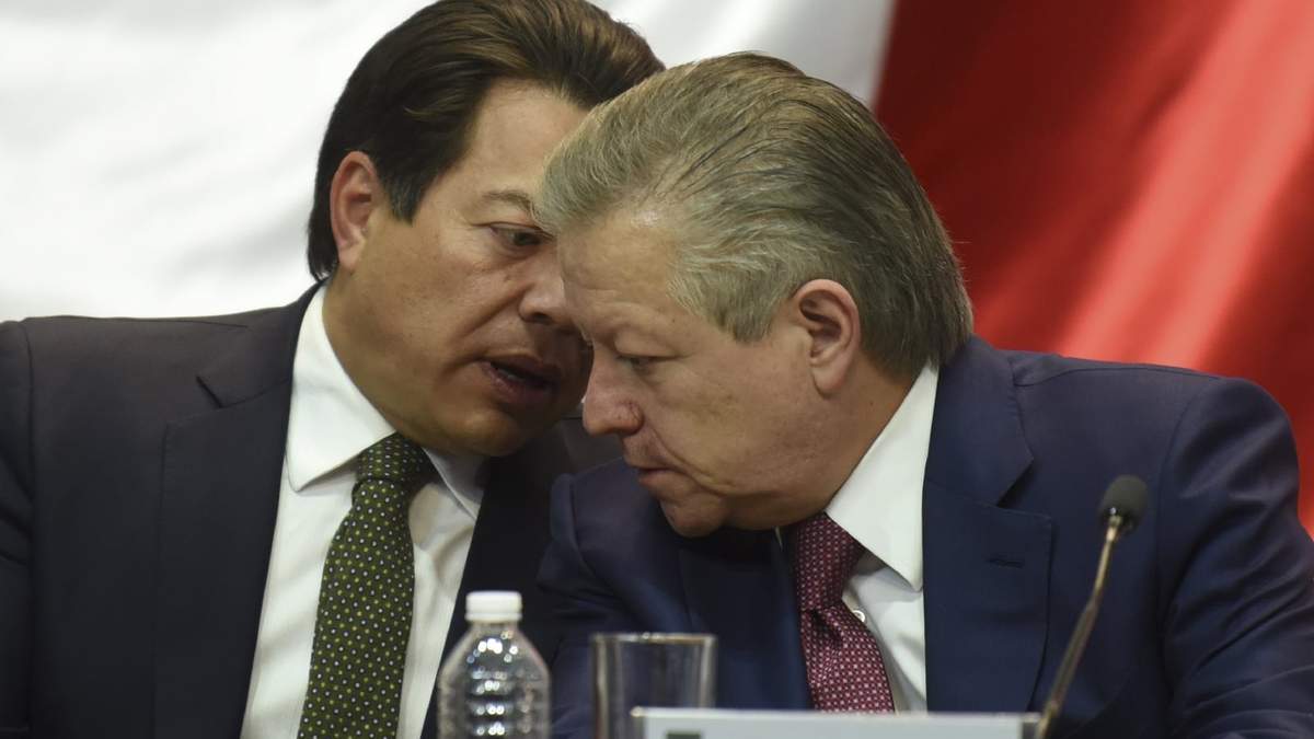 El líder de Morena, Mario Delgado, y el presidente de la SCJN, Arturo Zaldívar