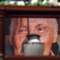 Gritos, reclamos, dudas, en el homenaje luctuoso a José Luis Cuevas