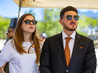 Morena denuncia a Samuel García y a Mariana Rodríguez ante la FGR