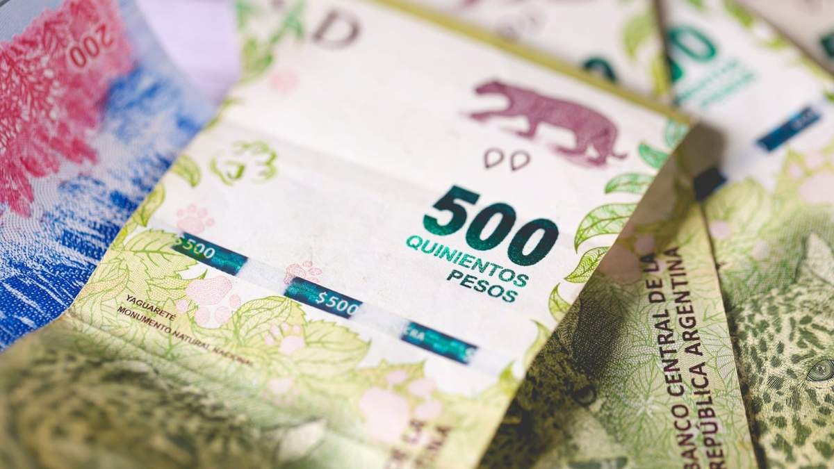 El pago del aguinaldo se estableció por ley el 20 de diciembre de 1946.  Fuente: (Twitter)
