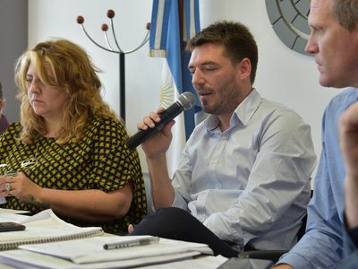 Buteler dialogó con los gremios de Bariloche