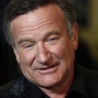 La hija de Robin Williams suplicó que le dejen de mandar videos de su padre