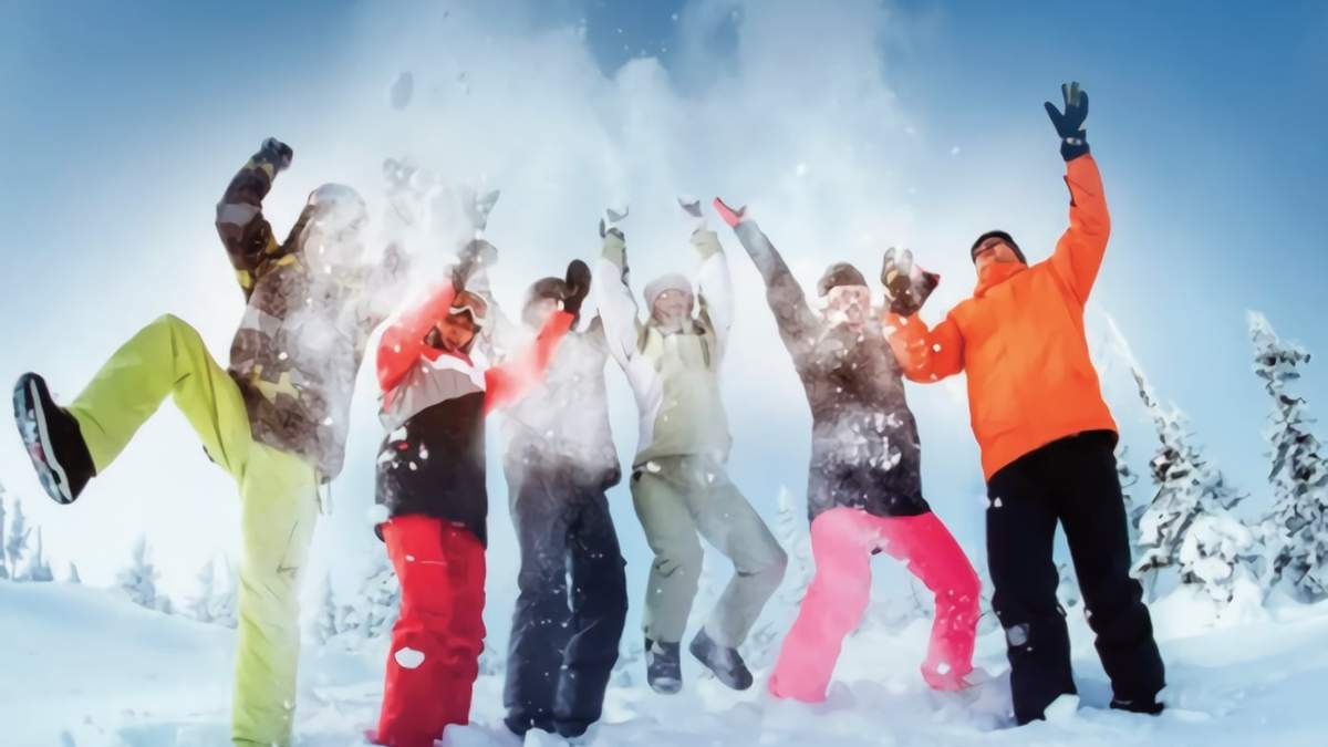 Jóvenes en la nieve. Fuente: (Twitter)