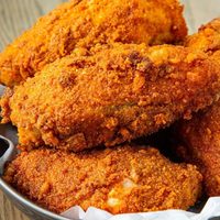 Bastones de pollo keto: en solo 30 minutos disfrutá de esta receta perfecta para picotear o cenar ligero
